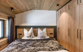 Chaleo Apartments
